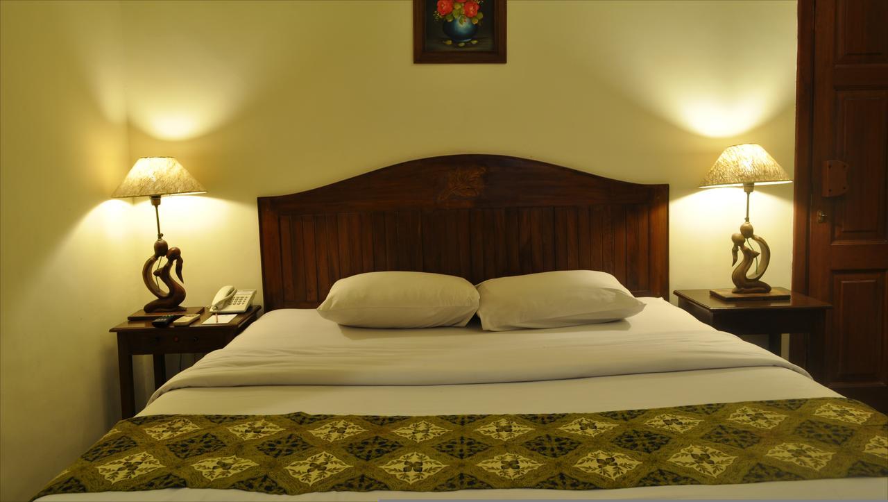 Bukit Daun Hotel And Resort Kediri  Bagian luar foto