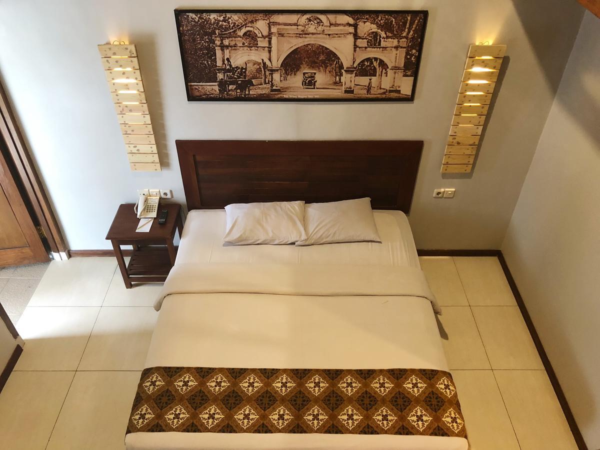 Bukit Daun Hotel And Resort Kediri  Bagian luar foto