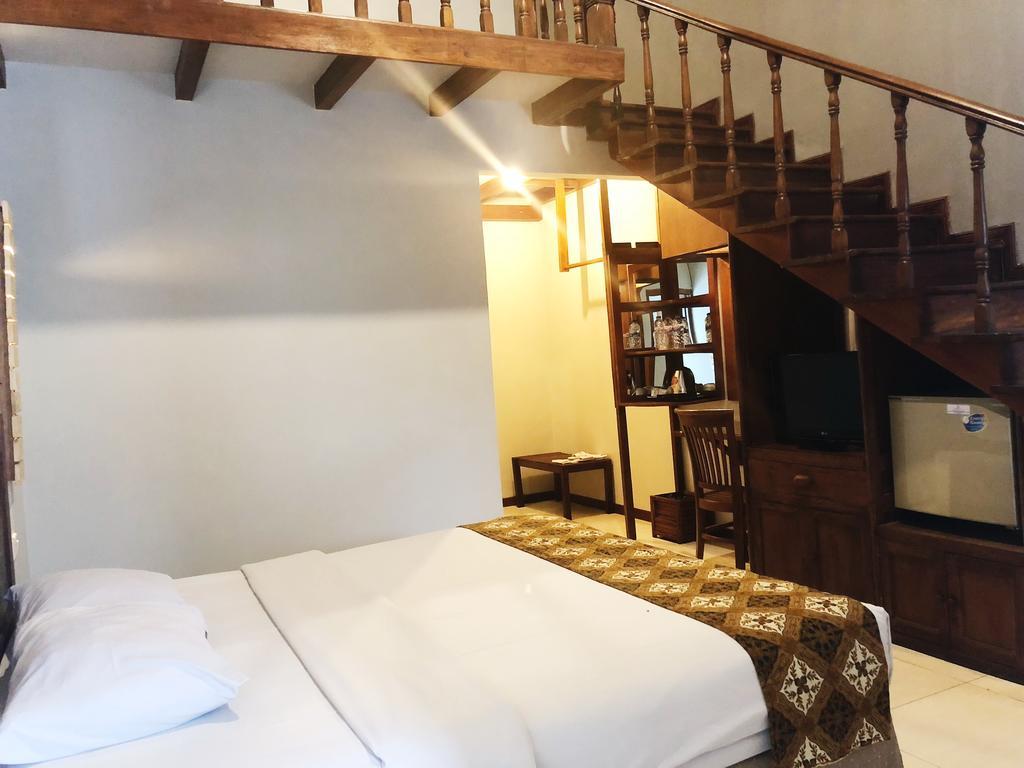 Bukit Daun Hotel And Resort Kediri  Bagian luar foto