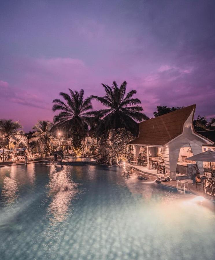 Bukit Daun Hotel And Resort Kediri  Bagian luar foto
